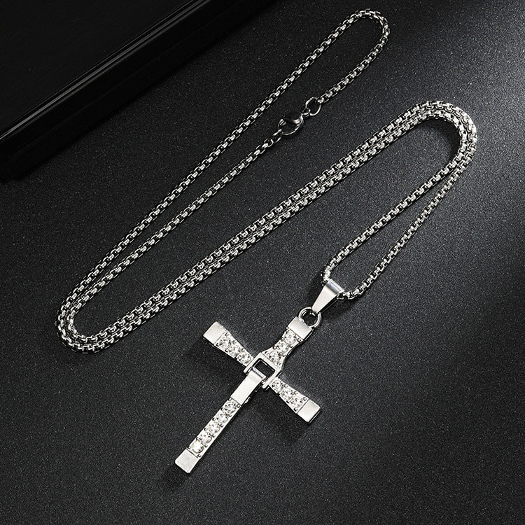 Cross pendant necklace