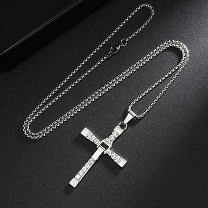 Cross pendant necklace
