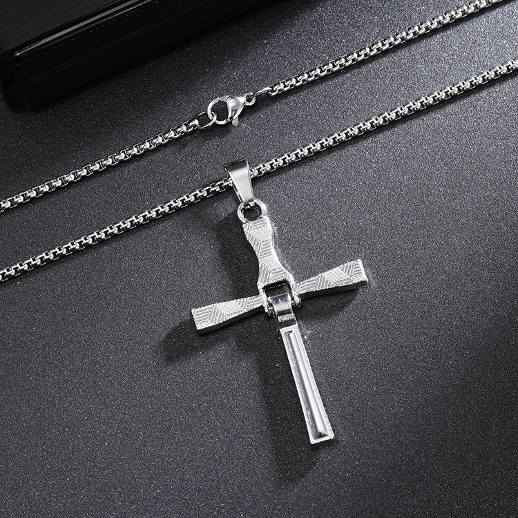 Cross pendant necklace