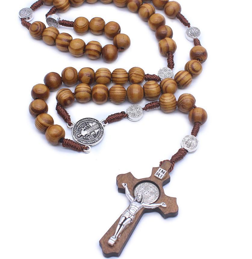 Cross-shaped brown necklace