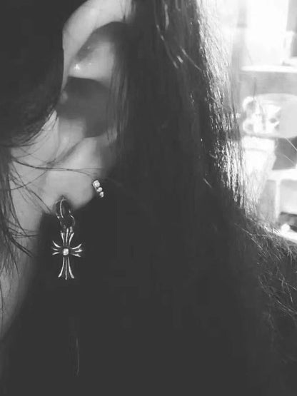 Cross-shaped stud earrings