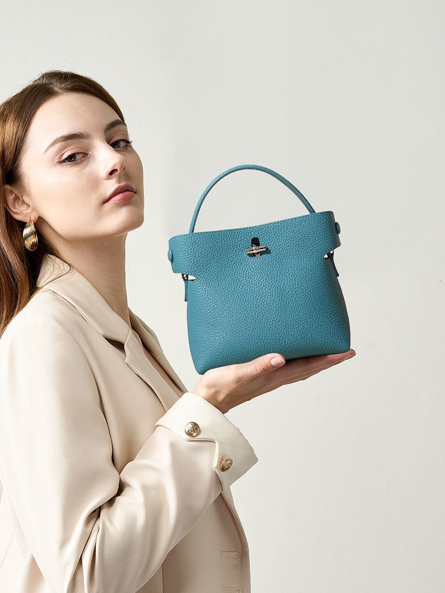 Crossbody bucket bag