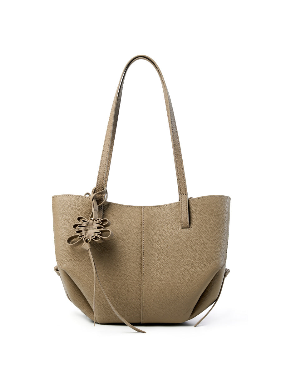 Crossbody leather shoulder bag