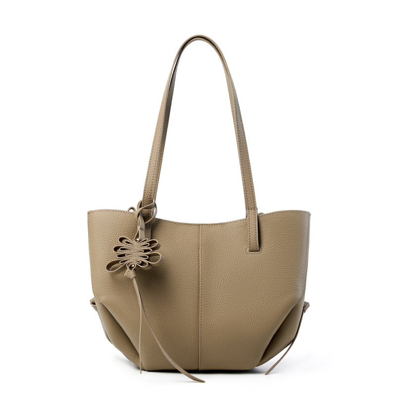 Crossbody leather shoulder bag