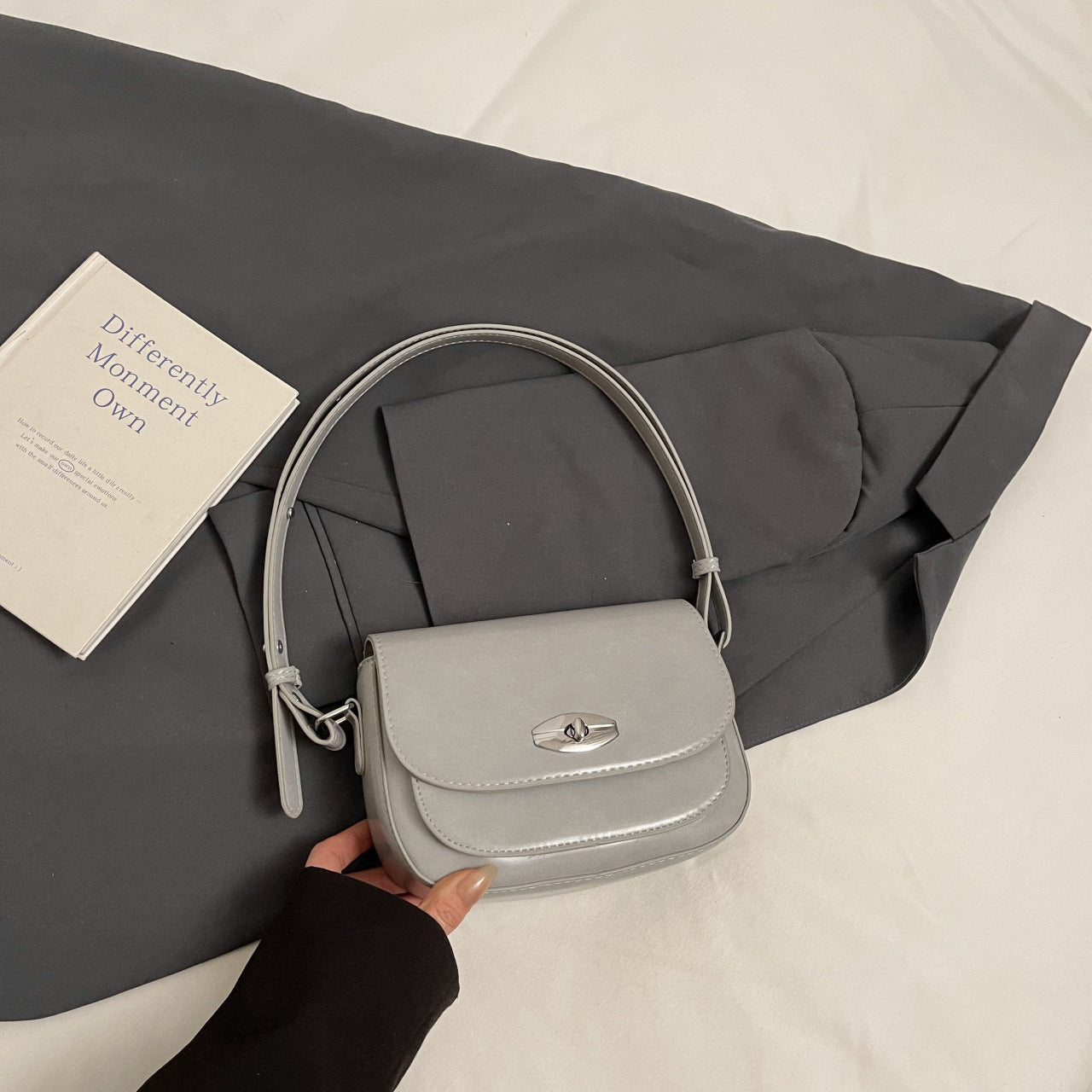 Crossbody saddle bag