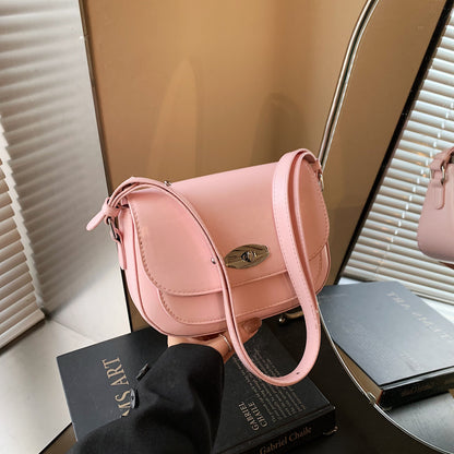 Crossbody saddle bag