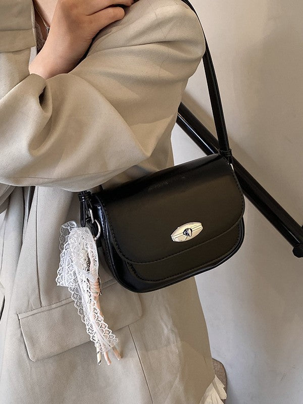 Crossbody saddle bag