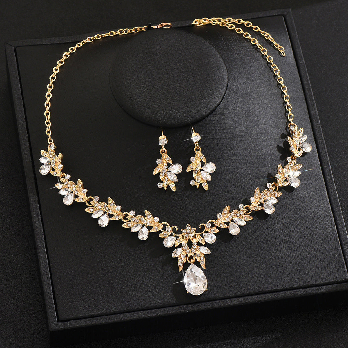 Crystal Wedding Banquet Jewelry Set