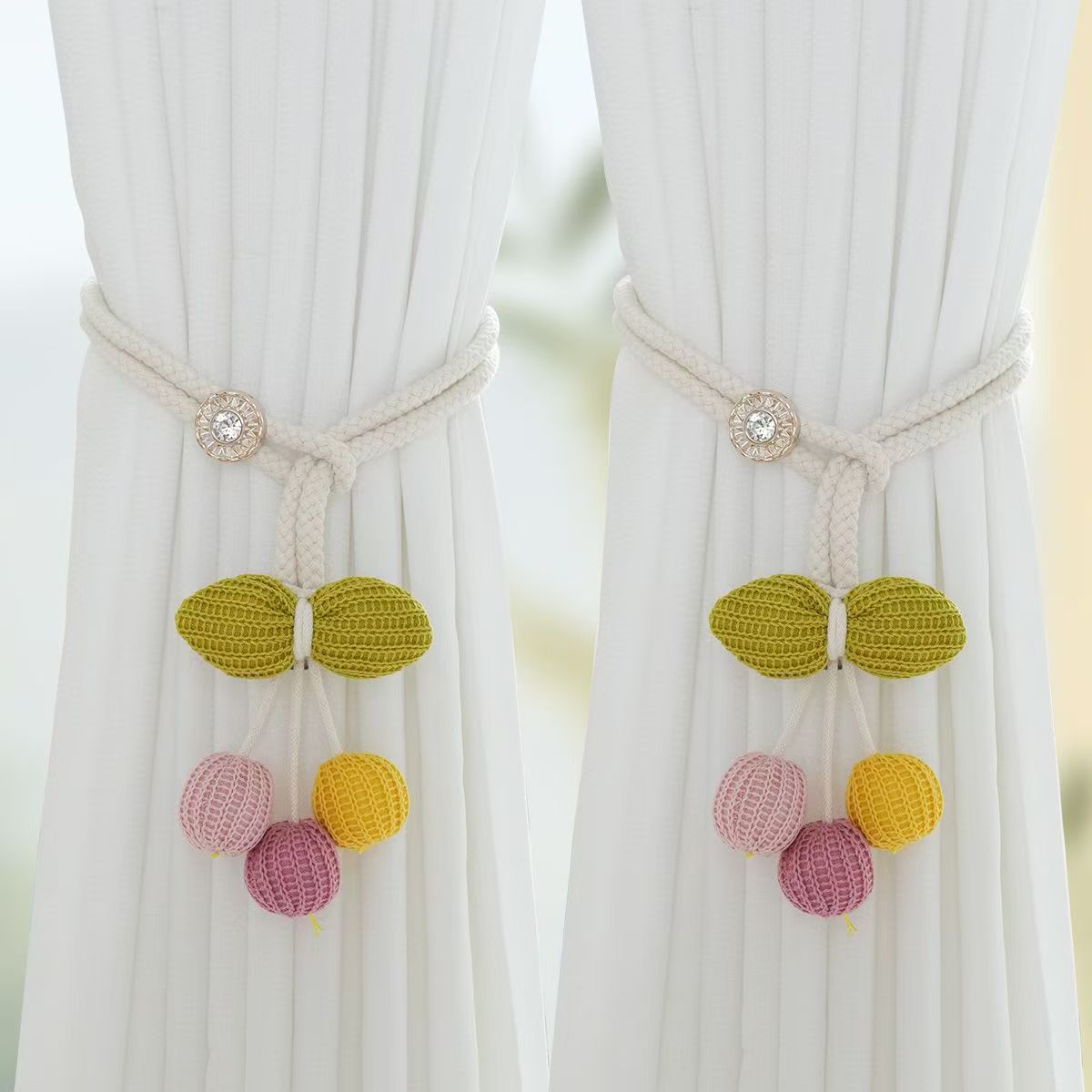 Curtain tie-back
