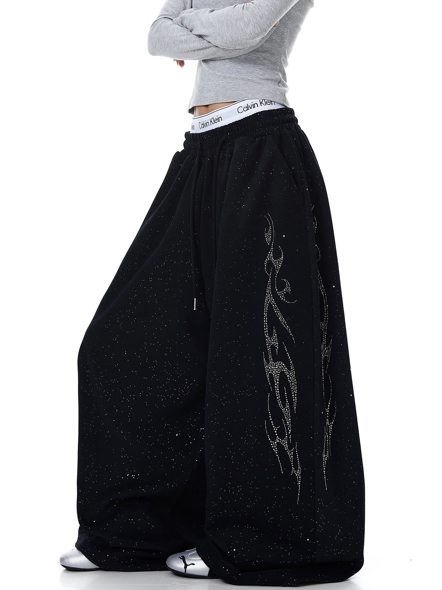 Curved knife style sweatpants, wide-leg pants