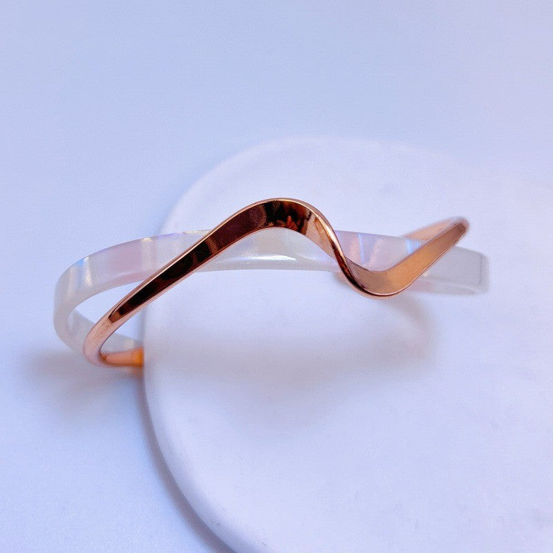 Curved Metal-Texture Bracelet
