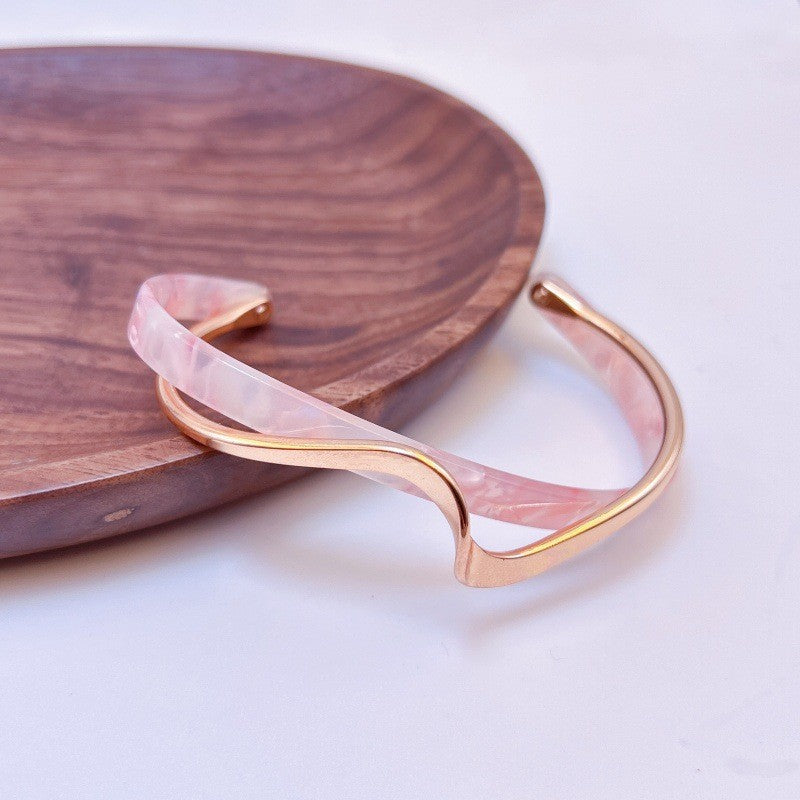 Curved Metal-Texture Bracelet