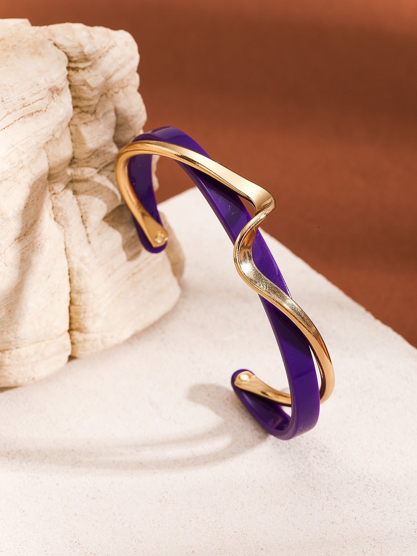Curved Metal-Texture Bracelet
