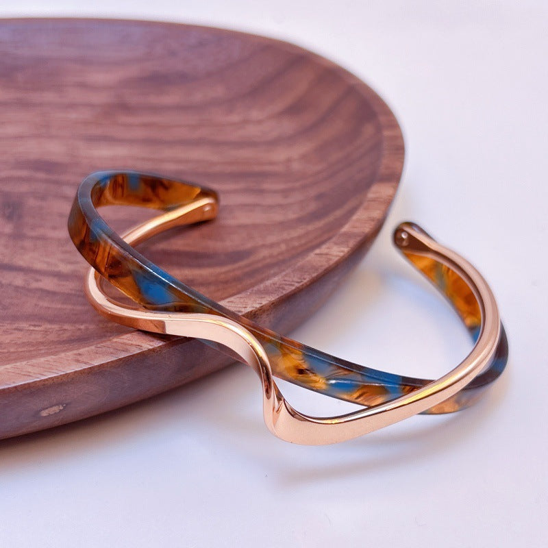 Curved Metal-Texture Bracelet