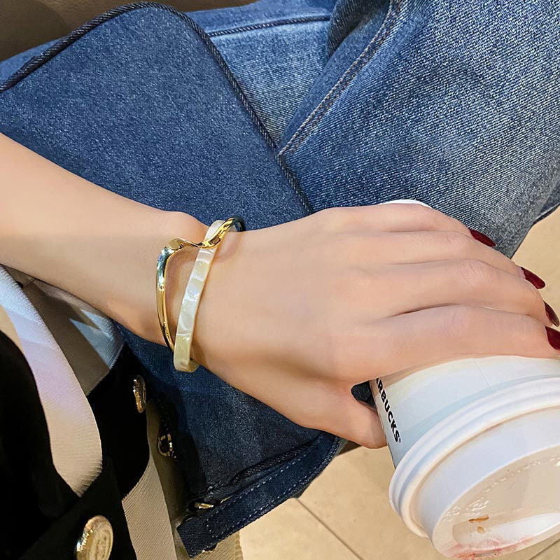 Curved Metal-Texture Bracelet