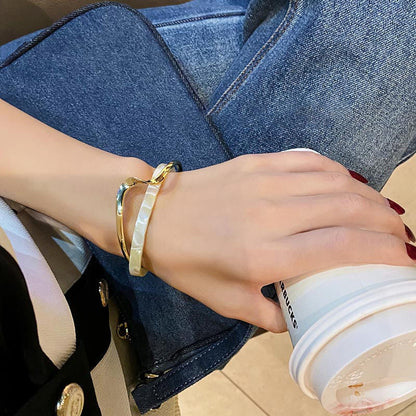 Curved Metal-Texture Bracelet