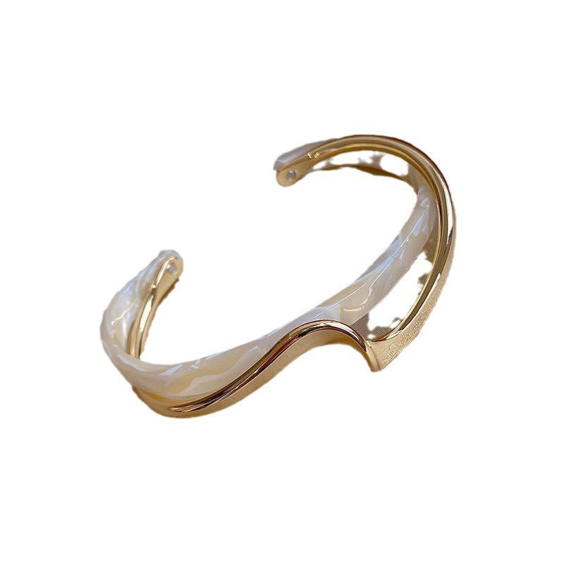 Curved Metal-Texture Bracelet