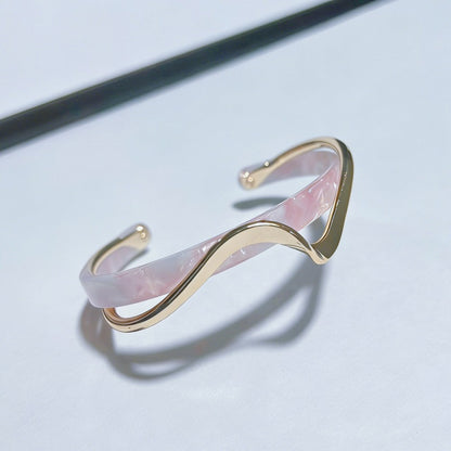 Curved Metal-Texture Bracelet
