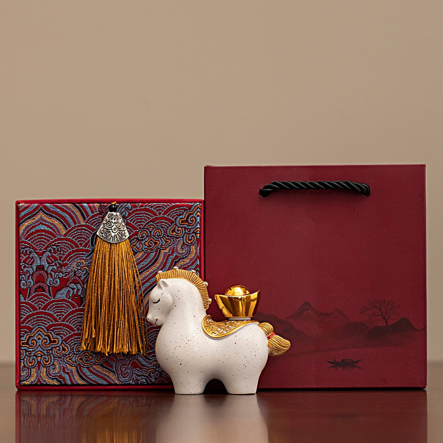 Customized Horse Figurine Gift Set