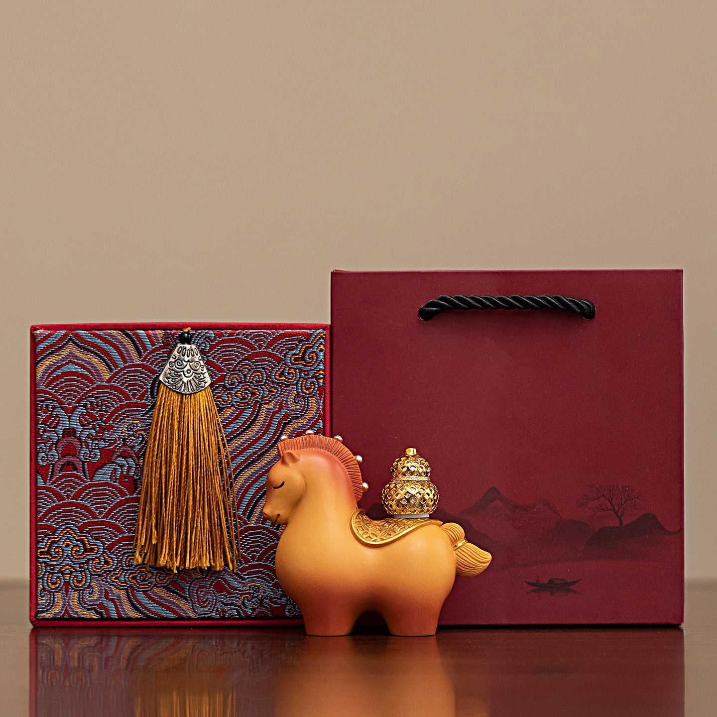 Customized Horse Figurine Gift Set
