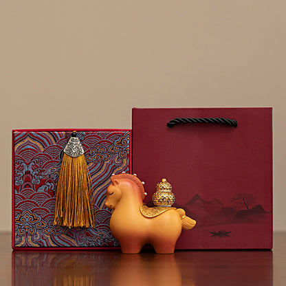 Customized Horse Figurine Gift Set