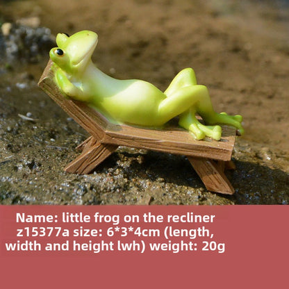 Cute Frog Resin Decorations for Desk and Garden
