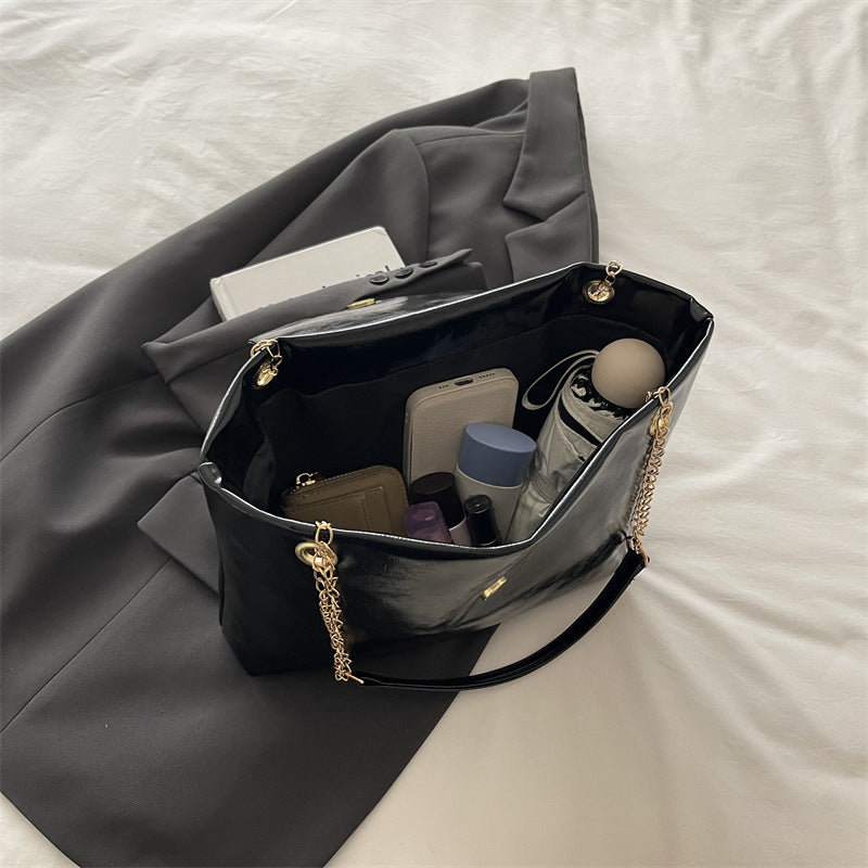 Buy Large Capacity Chain Shoulder Bag – Perfect for Women on the Go