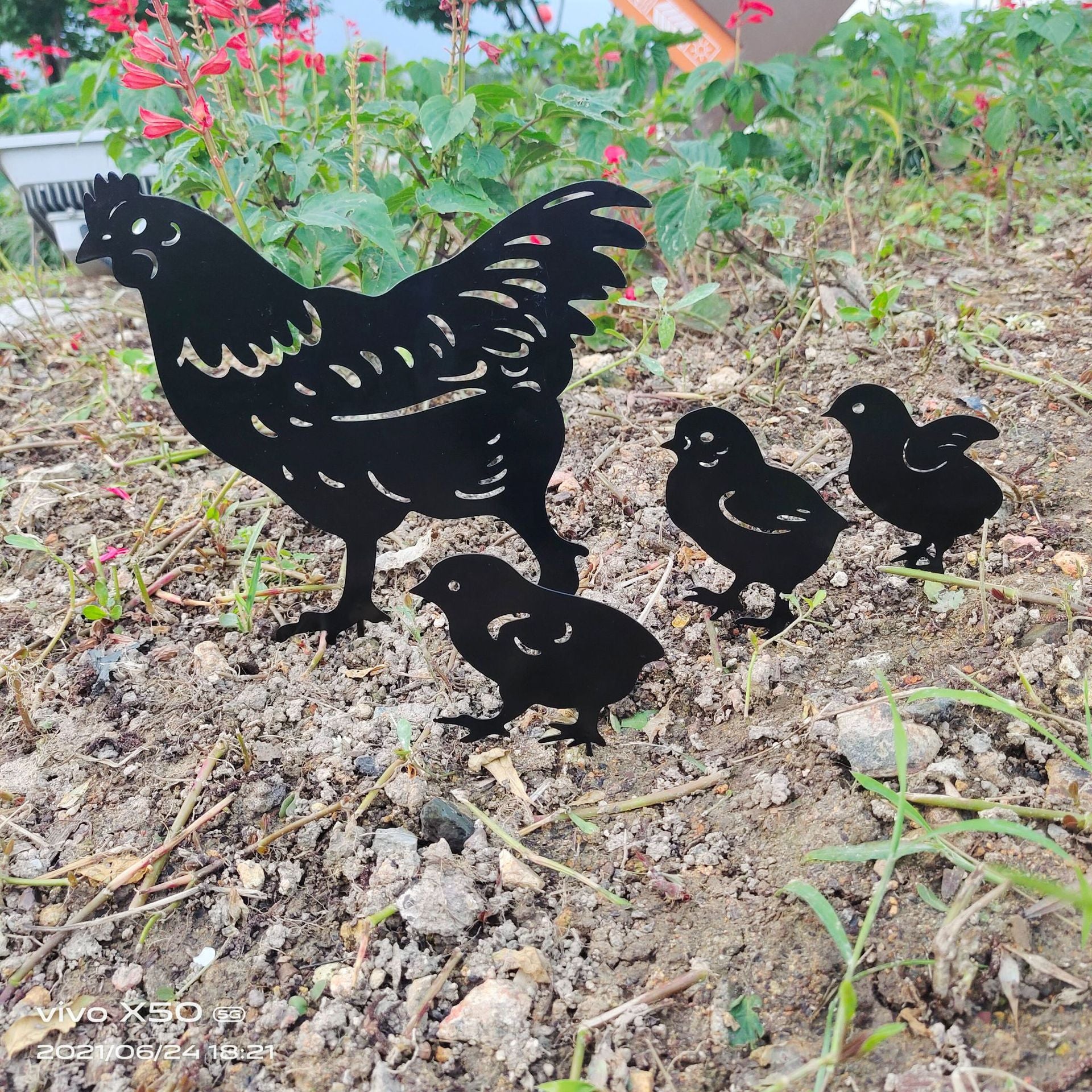 Decorative Metal Hen Chick Garden Ornament