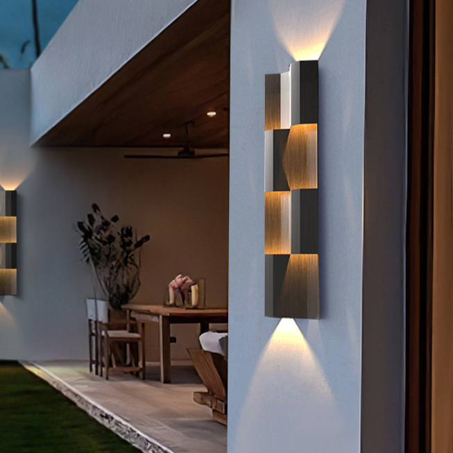 Decorative Solar LED Wall Light for Outdoor Use