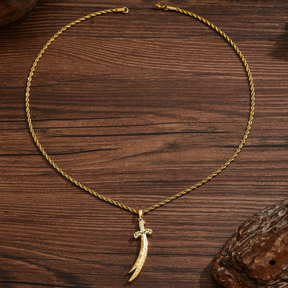Delicate pendant necklace