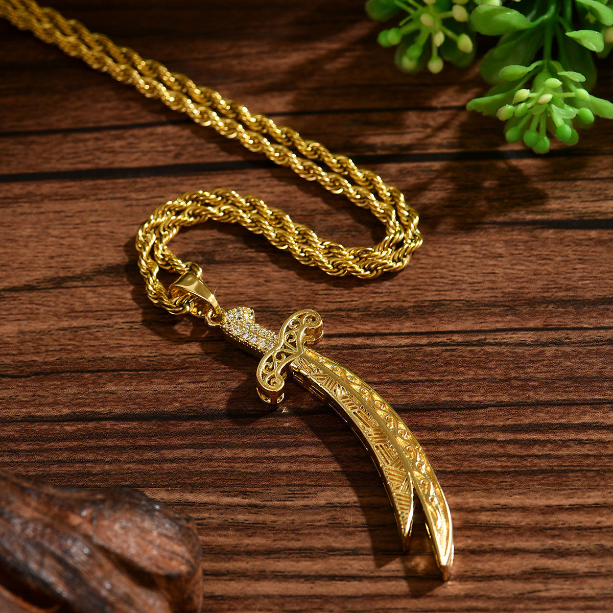 Delicate pendant necklace