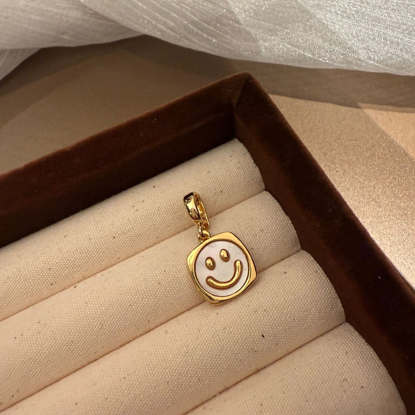 Detachable Pearl Necklace with Natural Stone Pendant
