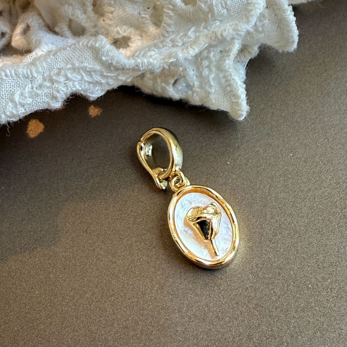 Detachable Pearl Necklace with Natural Stone Pendant