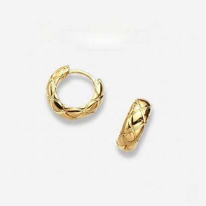 Diamond-pattern hoop earrings