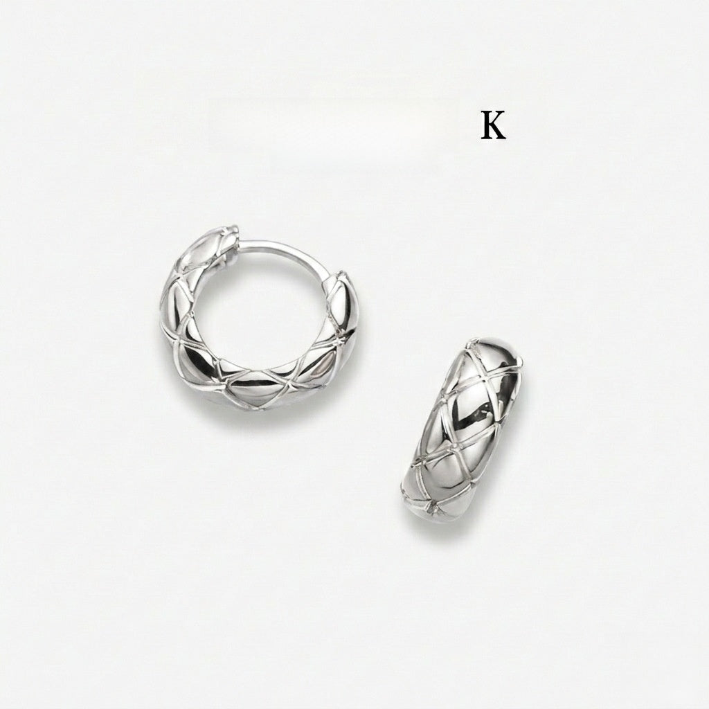 Diamond-pattern hoop earrings