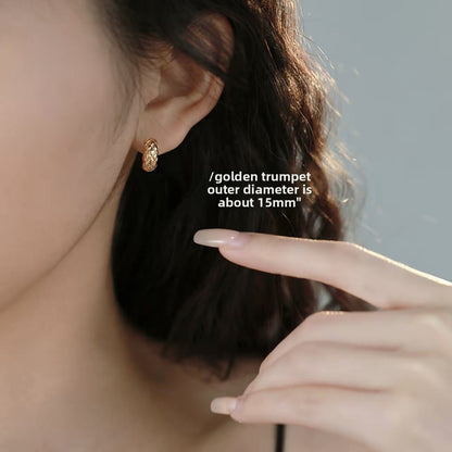 Diamond-pattern hoop earrings
