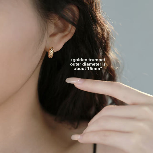 Diamond-pattern hoop earrings