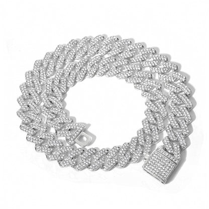 Diamond-shaped necklace
