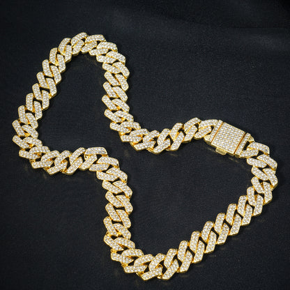 Diamond-shaped necklace