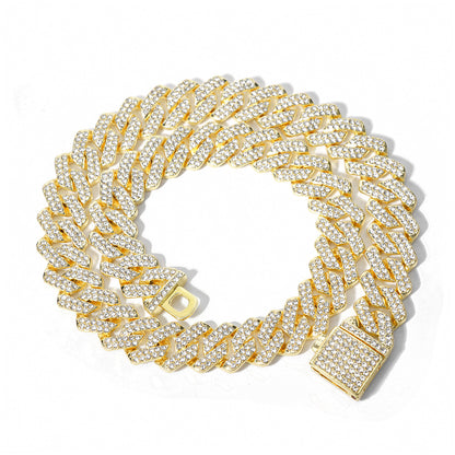 Diamond-shaped necklace