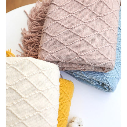 Diamond-shaped sofa blanket throw
