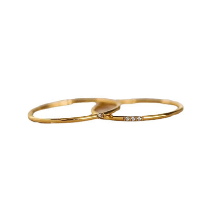 Diamond-studded ring
