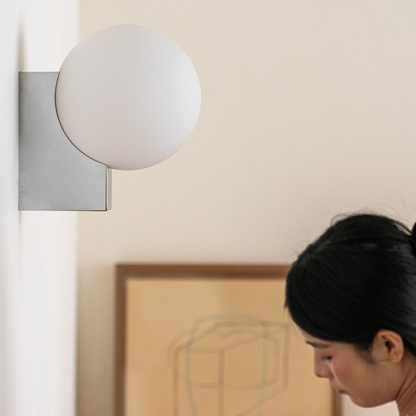 Dimmable wall lamp