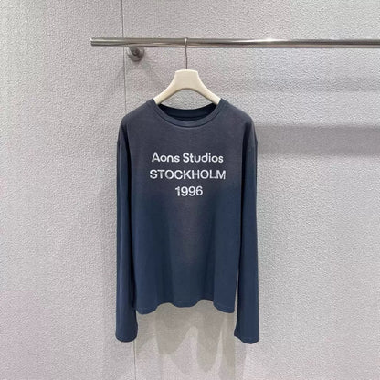 Distressed letter long-sleeved T-shirt