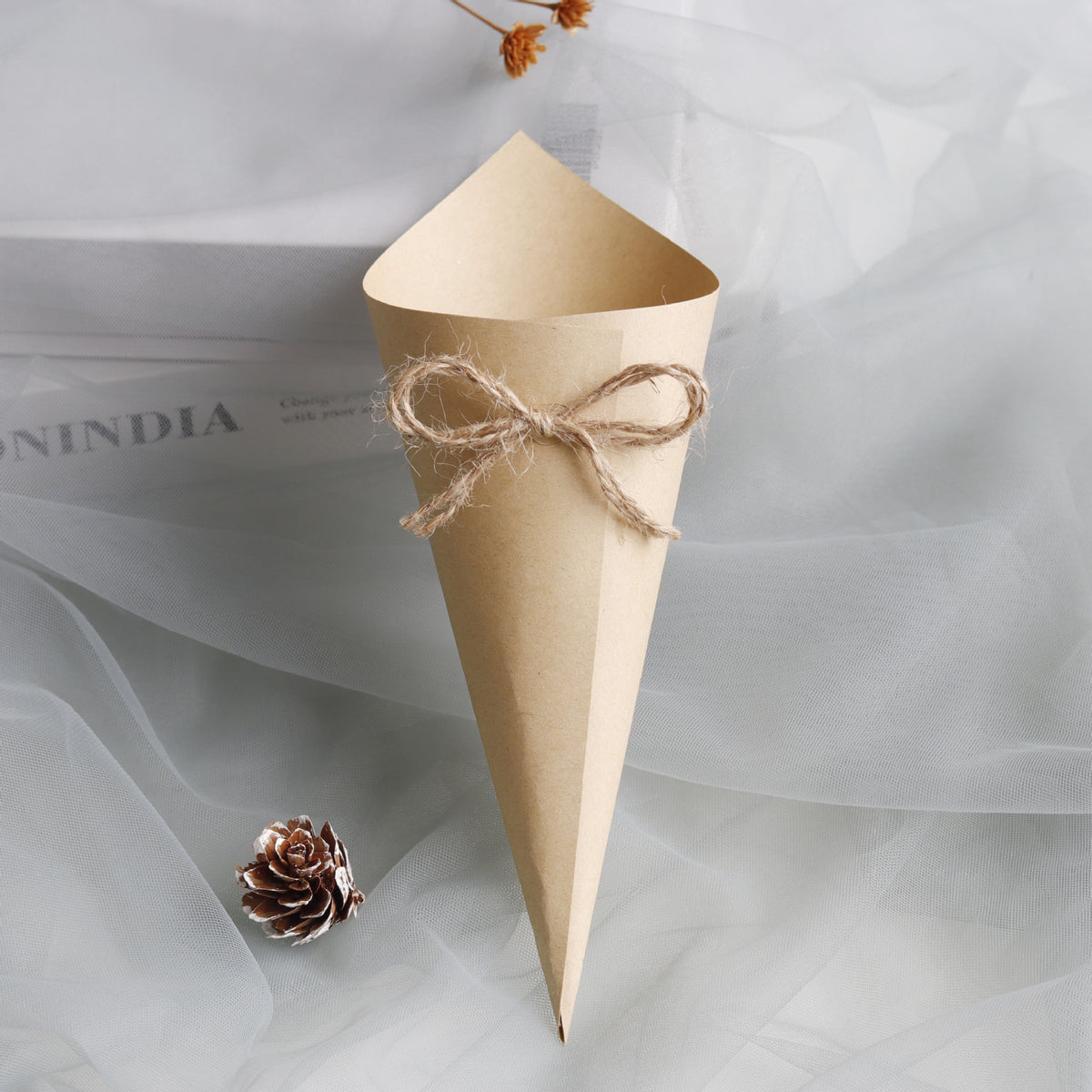 DIY Wedding Paper Flower Tube with Hemp Rope