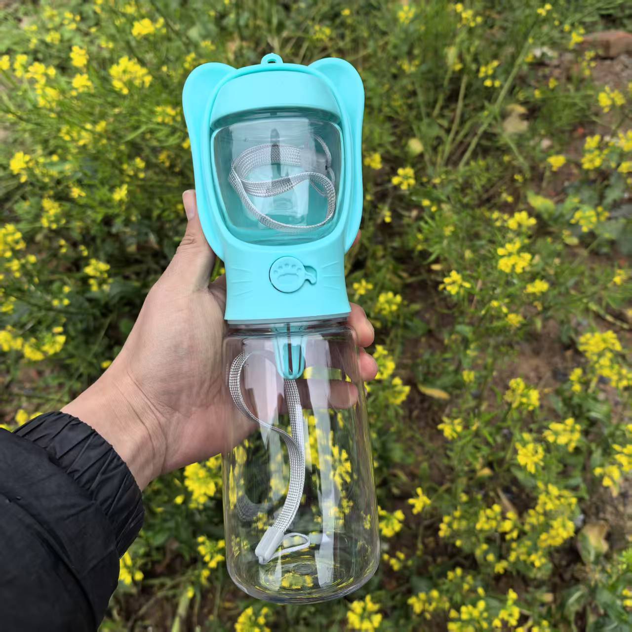 Dog outdoor water cup