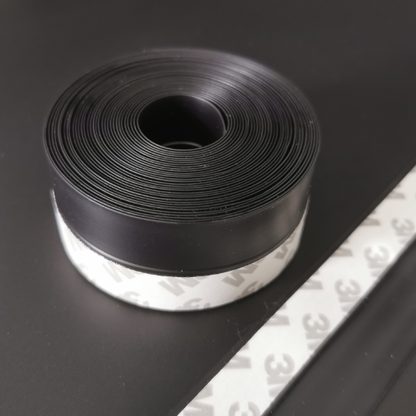 Door and window sealing strip