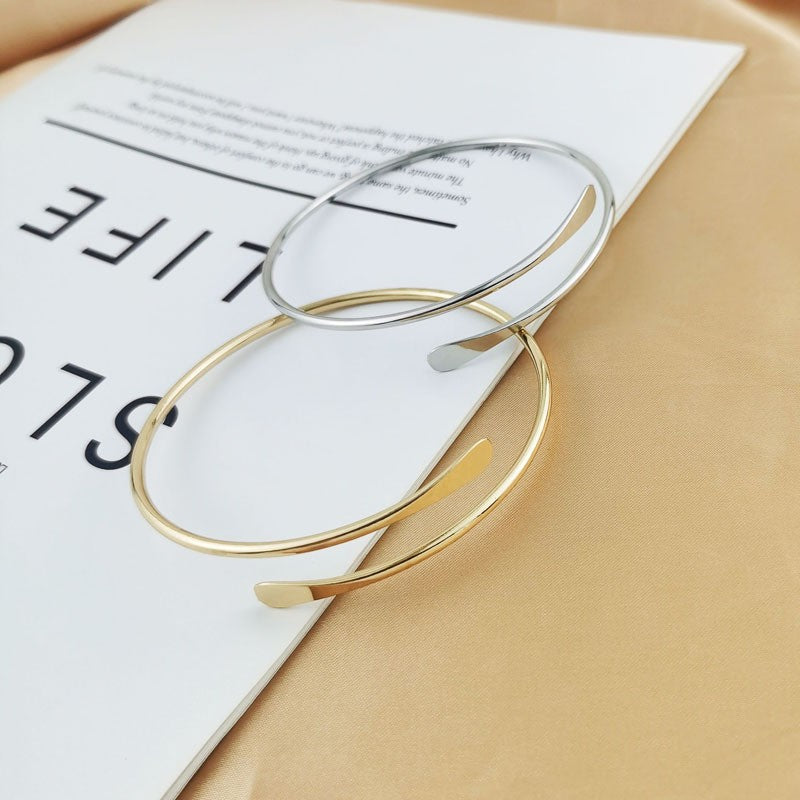 Double-ended flattened single-layer bracelet