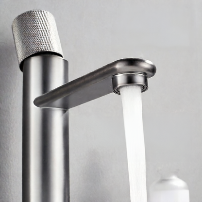 Double Handle Bathroom Sink Faucet with Ceramic Valve