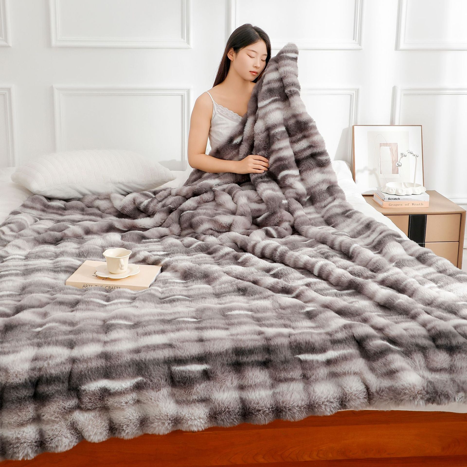 Double-Sided Faux Rabbit Fur Blanket